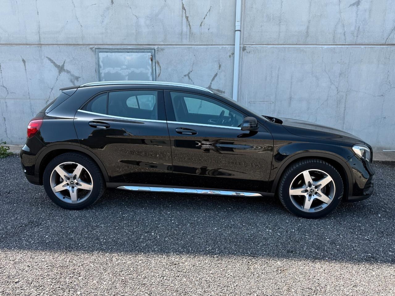 Mercedes GLA 200 d Automatic 4MATIC Premium — AMG Line