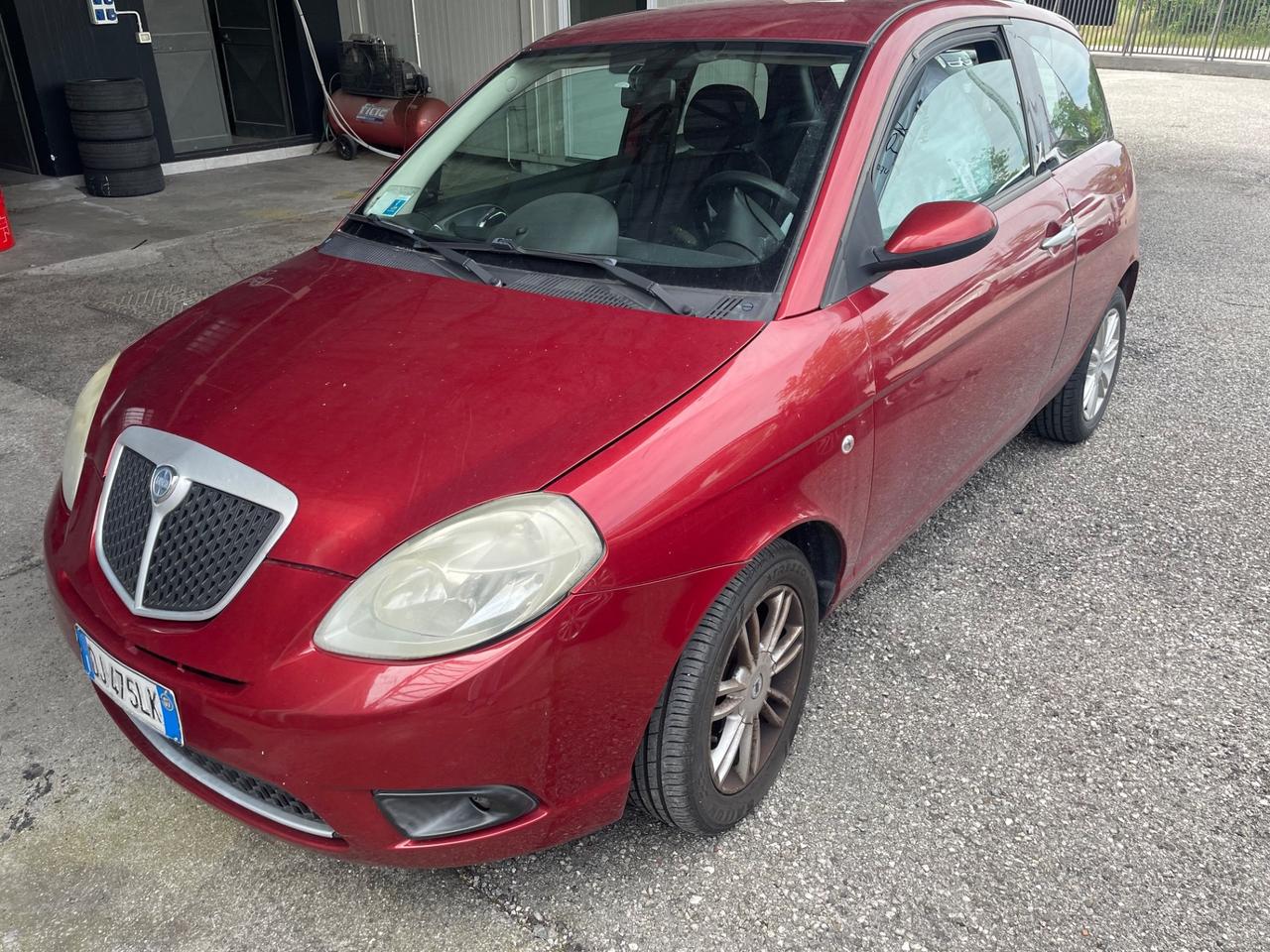 Lancia Ypsilon 1.2 Argento