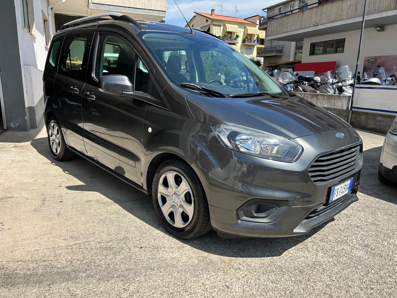 Ford Tourneo Courier 1.5 TDCI “ 40.000 KM “