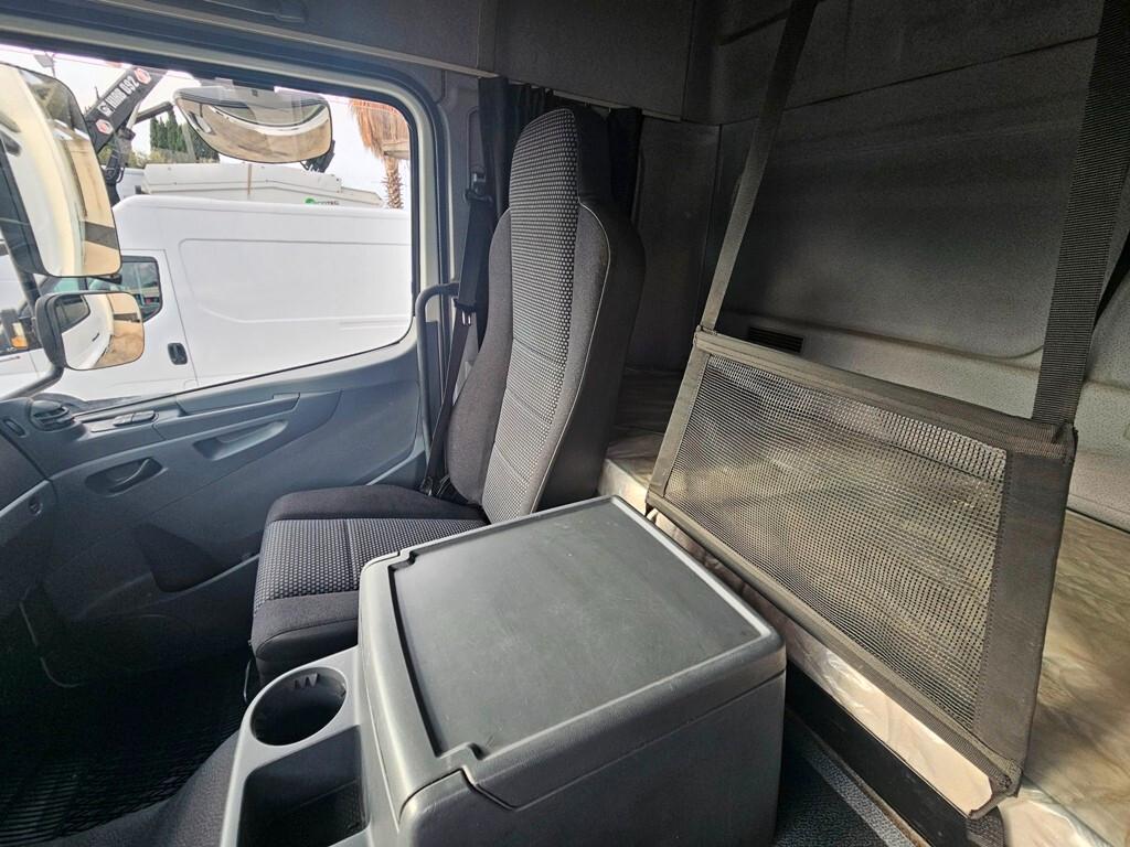 MERCEDES AXOR 1833 FRIGO CON PEDANA-2011