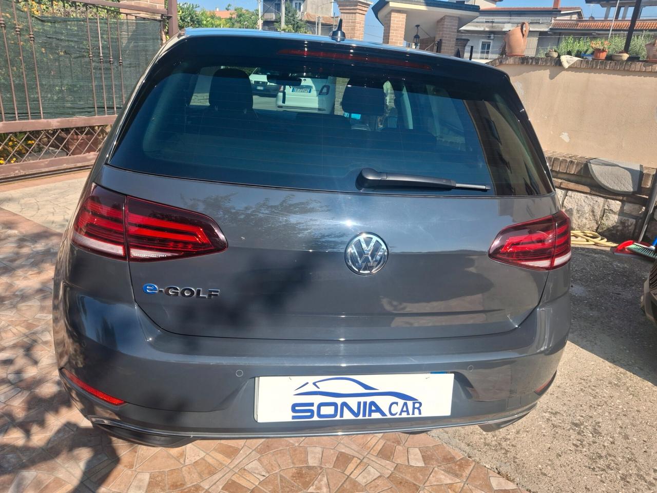 Volkswagen Golf e-Golf 136 CV elettrica
