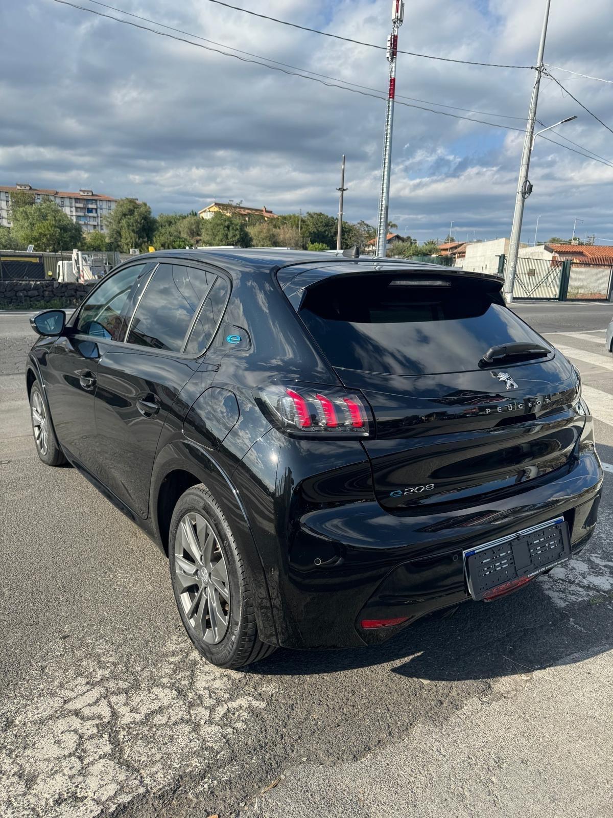 Peugeot 208 motore elettrico 136 CV 5 porte GT