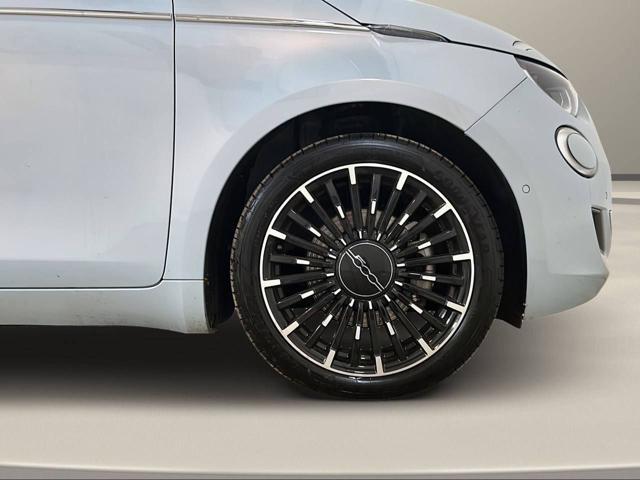 FIAT 500e Berlina 42 kWh La Prima 320 Km Autonomia