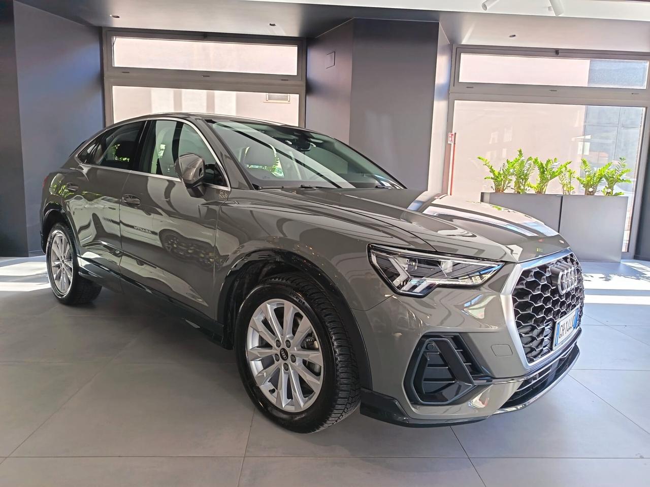 Audi Q3 35 TDI S tronic Business