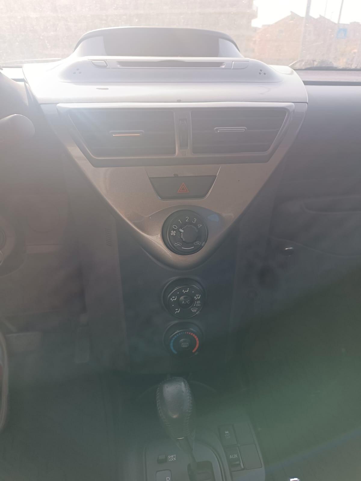 Toyota iQ 1.0 Multidrive Versione Lancio