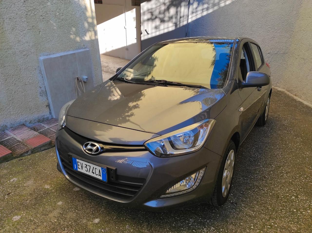HYUNDAI I20 5 PORTE 1100 DIESEL MOTORE NUOVO