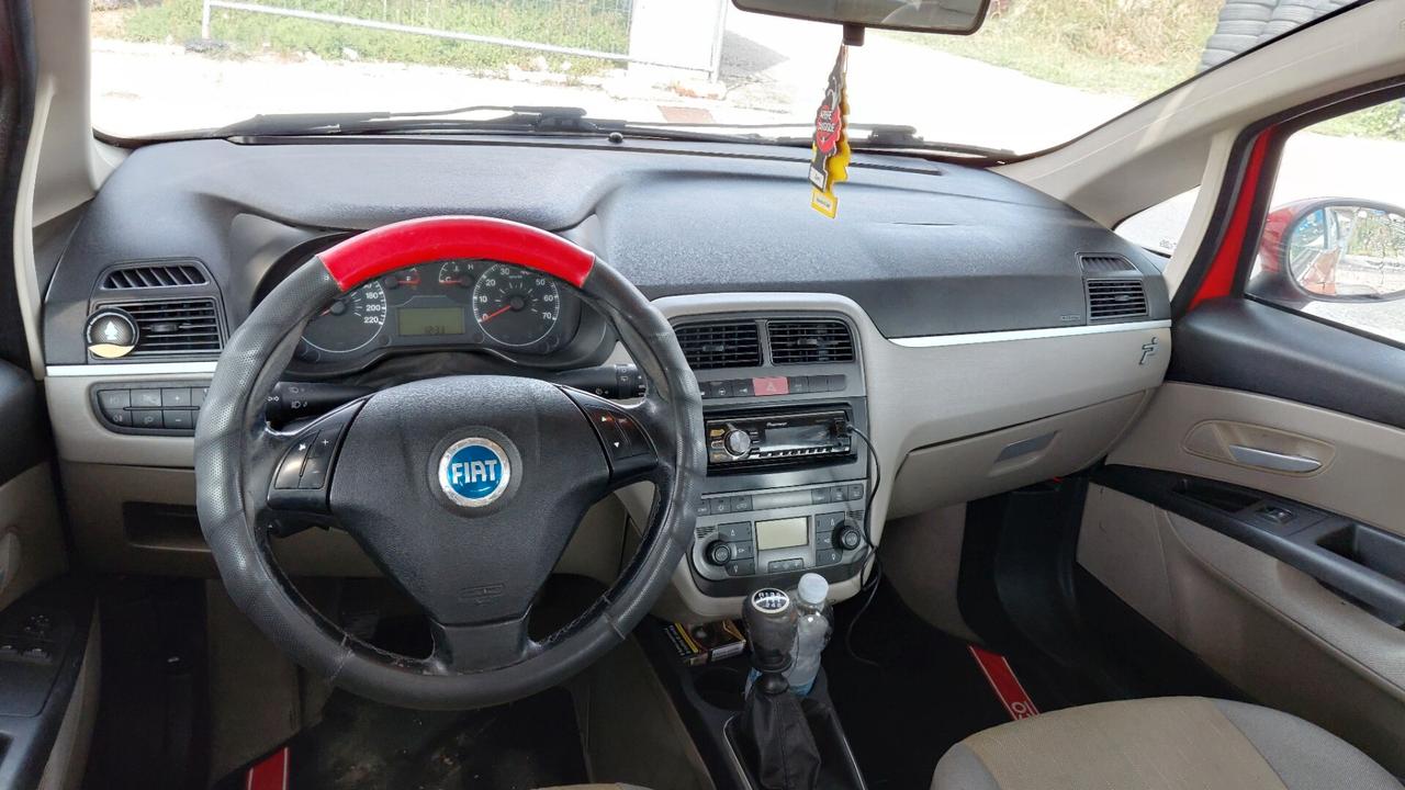 Fiat Grande Punto 1.3MJT 90 5p.Van Dynam. 4pt