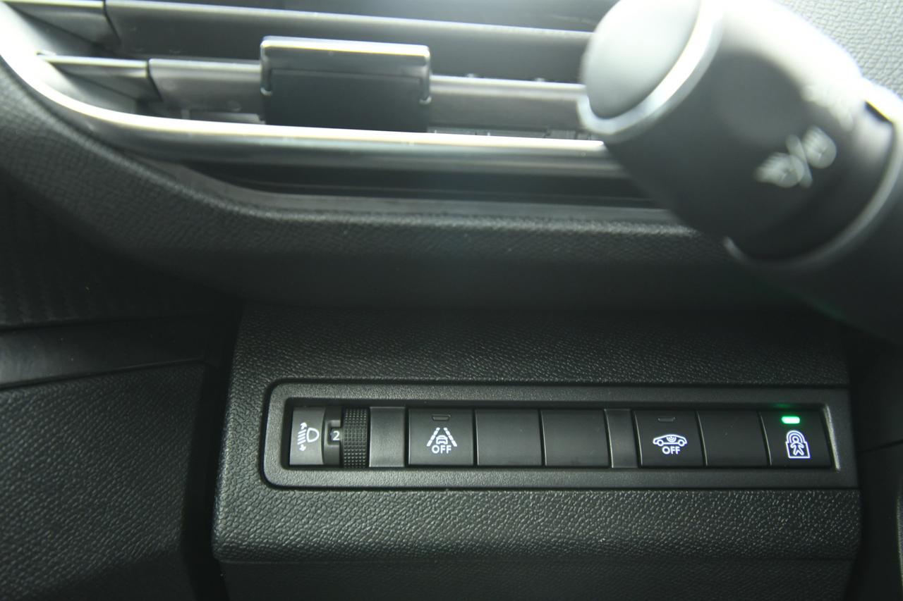 PEUGEOT 3008 1.5 bluehdi Allure s&s 130cv eat8 CAMERA+FULL LED+APP CONNECT
