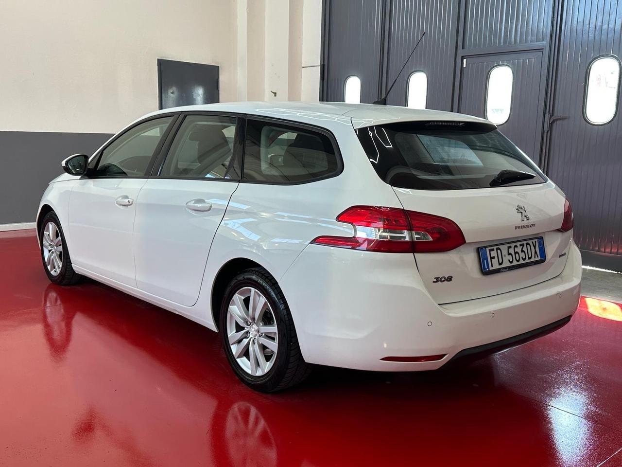 Peugeot 308 BlueHDi 120 S&S EAT6 SW Allure