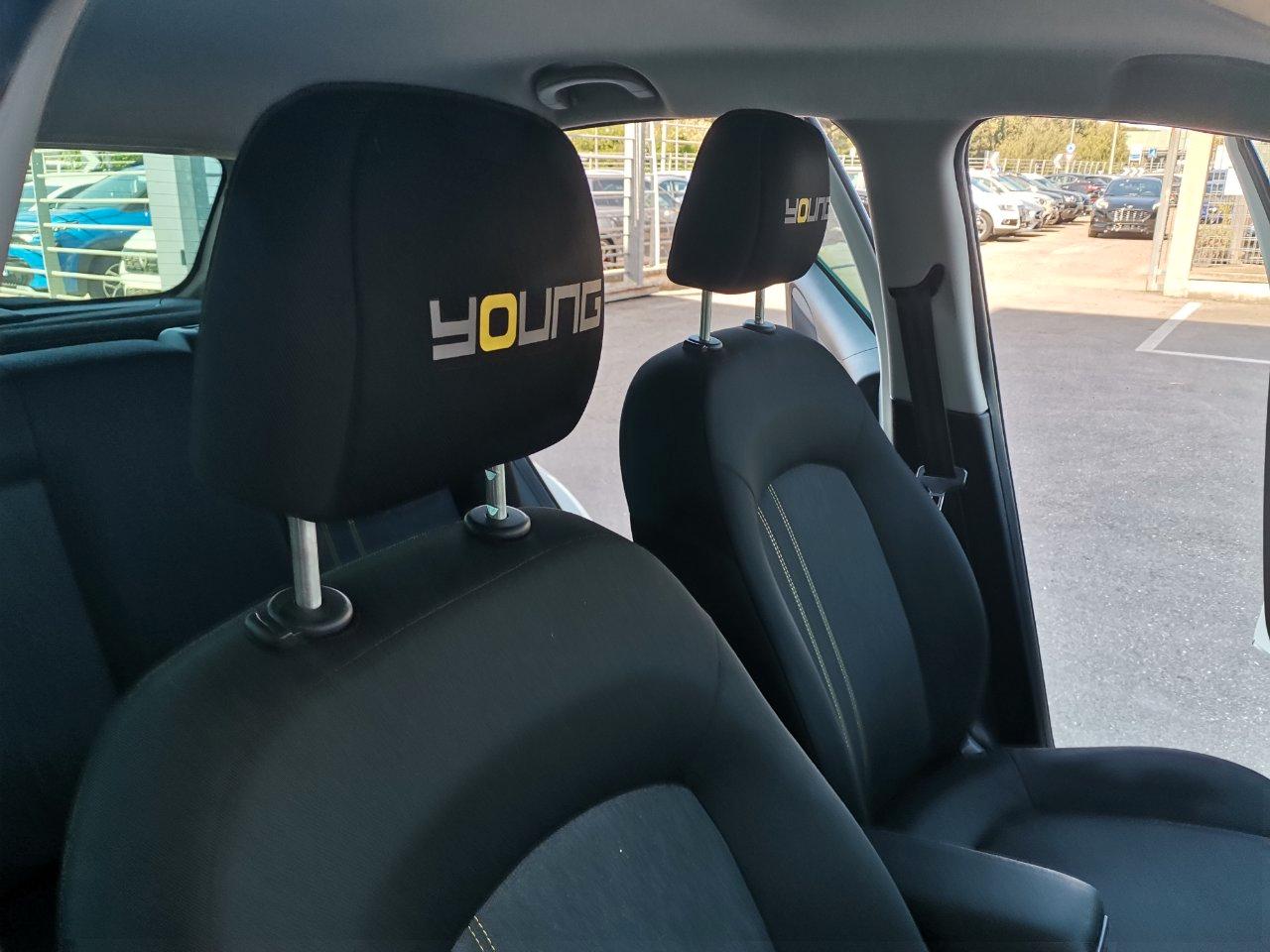 Fiat Punto 5 Porte Punto 5p 1.2 Young c/navi,radio