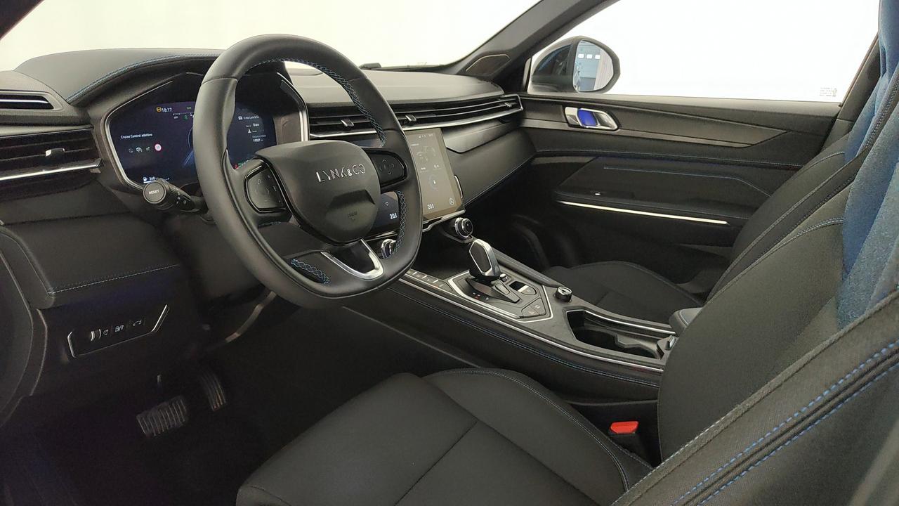 LYNK & CO 01 1.5 td phev auto