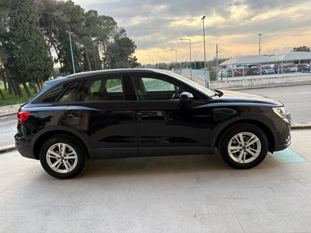 AUDI Q3 35 2.0 TDI S tronic quattro Business COCKPIT