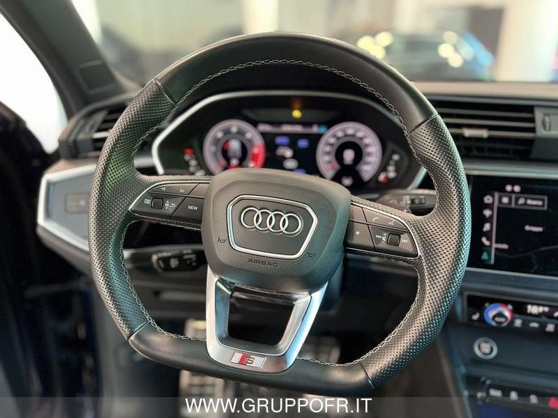 Audi Q3 SPB 35 TDI S tronic Identity Black