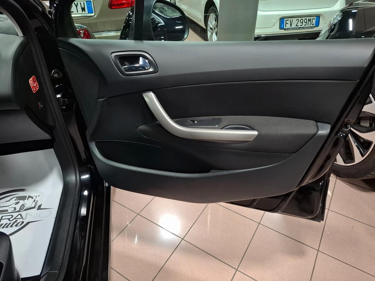 Peugeot 308 1.4 VTi benzina Neopatentato