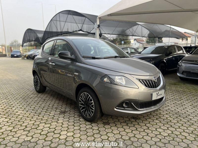 Lancia Ypsilon Lancia Ypsilon 1.0 FireFly S&S Hybrid Platino + Pack comfort