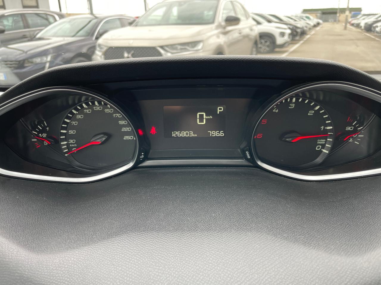 Peugeot 308 1.5 BlueHDi 130cv EAT8 Business-NAVIGATORE