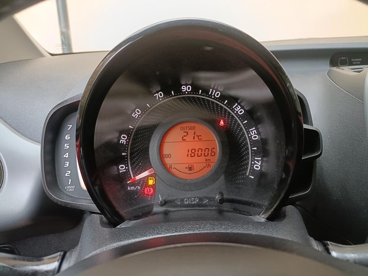 Toyota Aygo Connect 1.0 VVT-i 72 CV 5 porte x-play