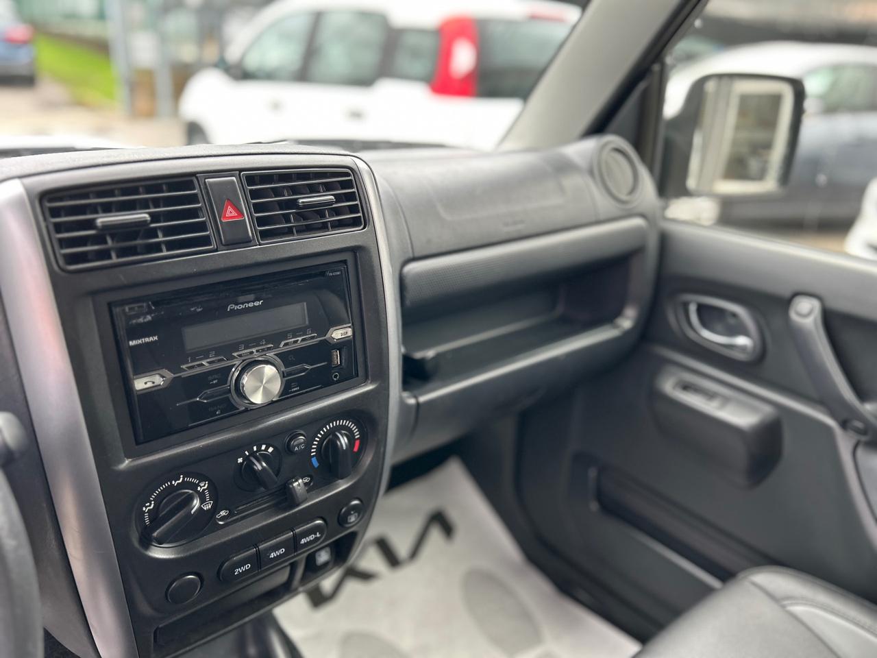 Suzuki Jimny 1.3 vvt Street 4wd