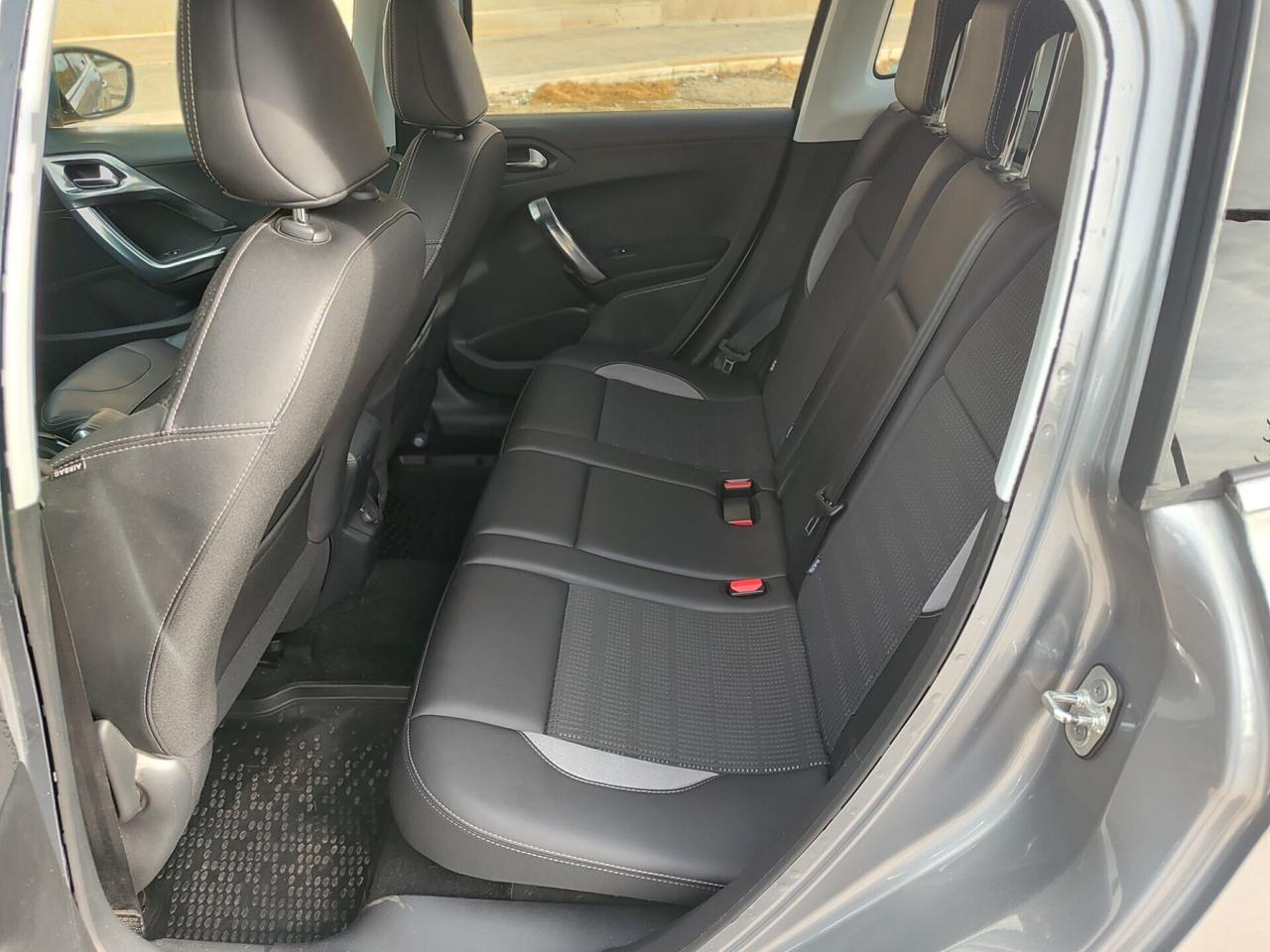 Peugeot 2008 1.6 BlueHDi 100 CV ALLURE 2016