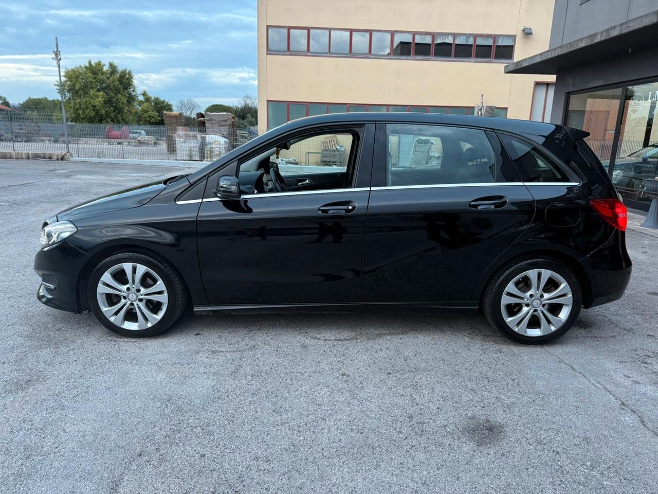 MERCEDES B180 1.5D 2018 12 MESI DI GARANZIA