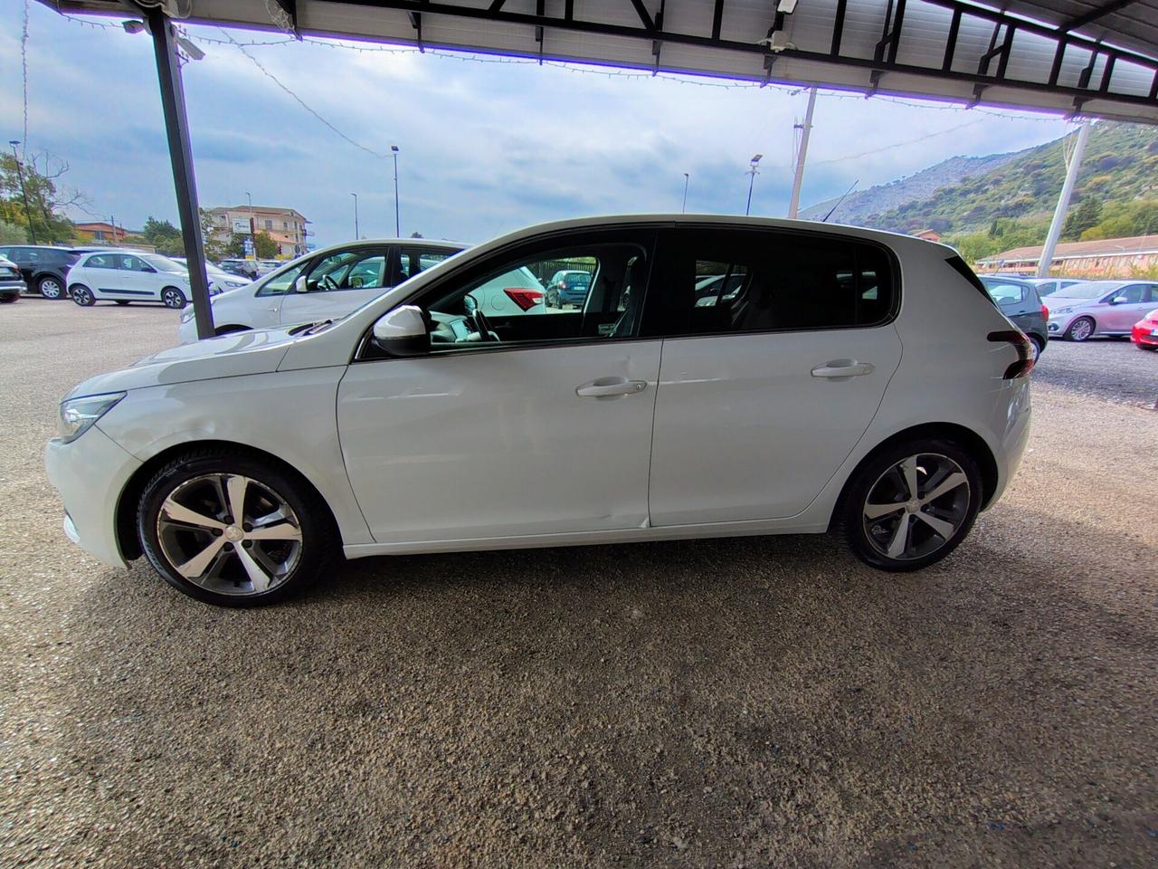 Peugeot 308 BlueHDi 120 S&S Business