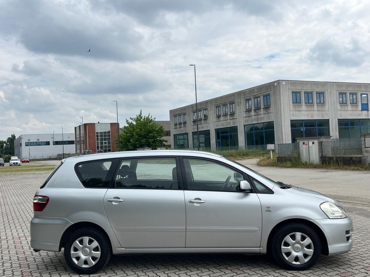 Toyota Avensis 2.0 D-4D 16V Station Wagon