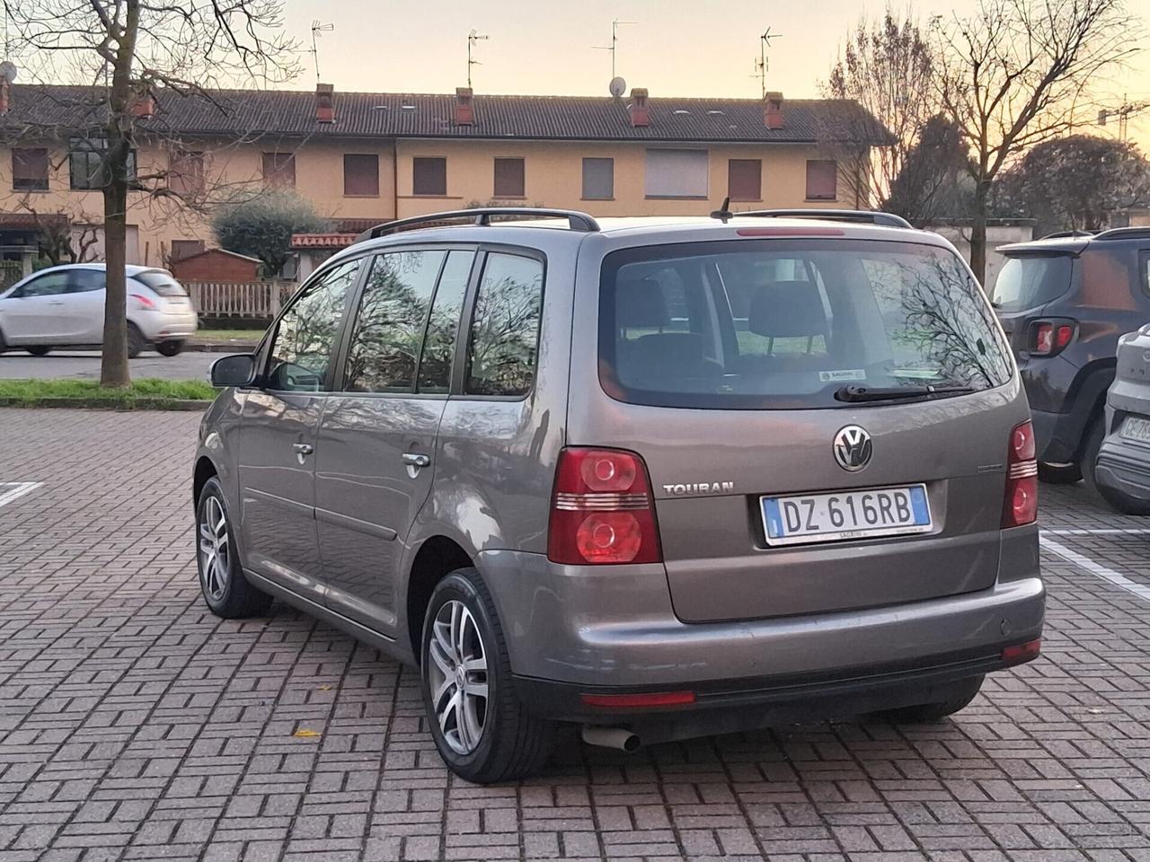 Volkswagen Touran 2.0 Highline Ecofuel Cel 3201471147