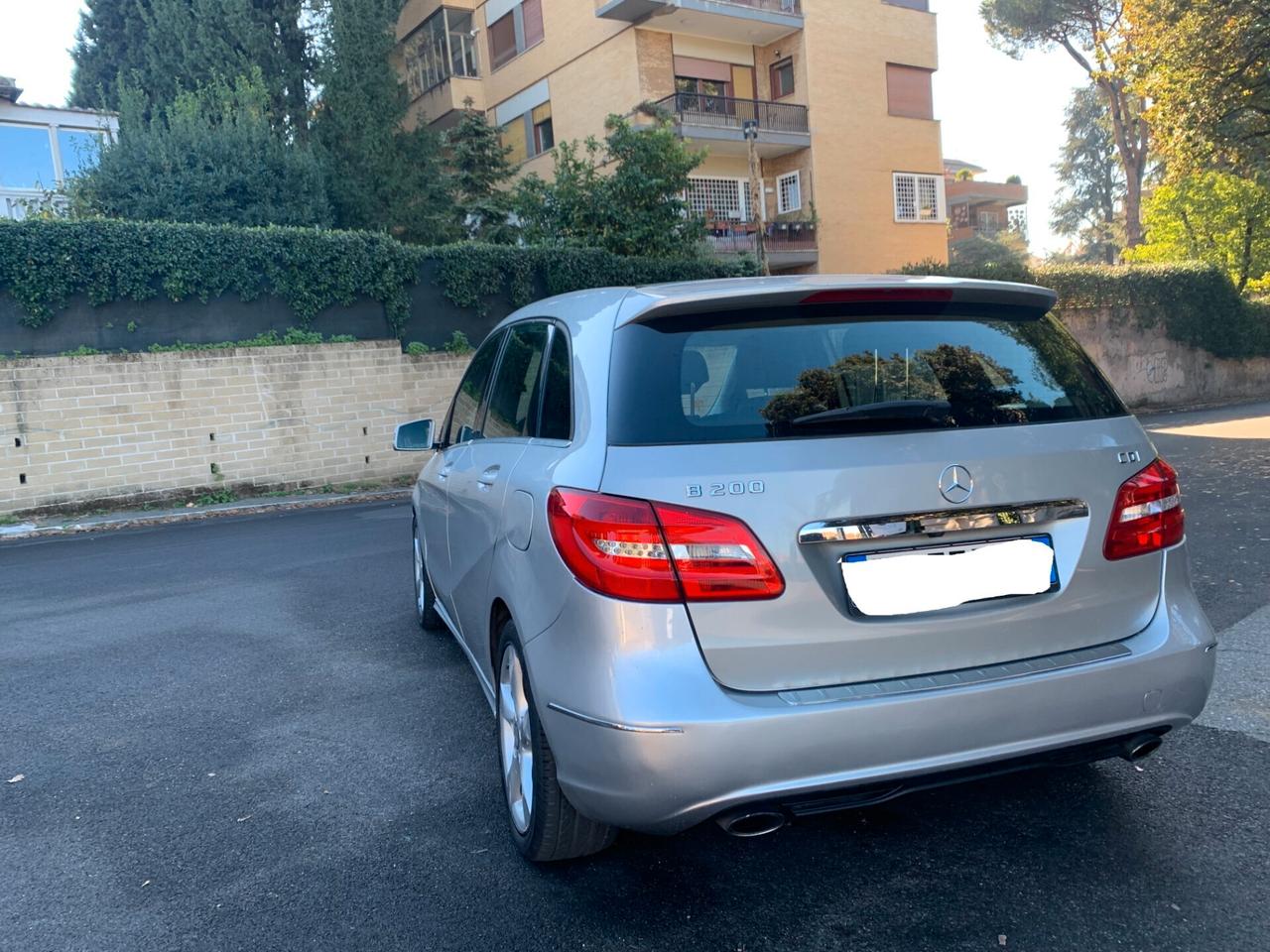 Mercedes-benz B 200 CDI Premium 2014 KM121000