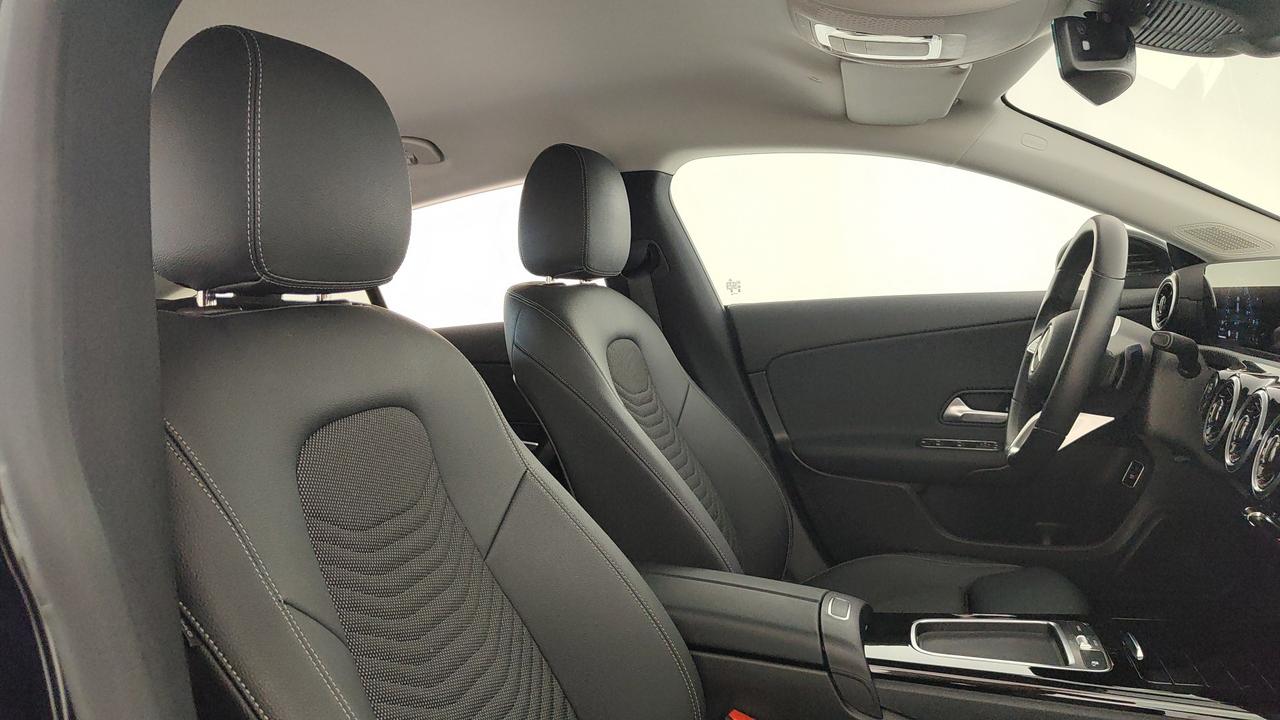 Mercedes-Benz CLA Shooting Brake 180 d Advanced auto
