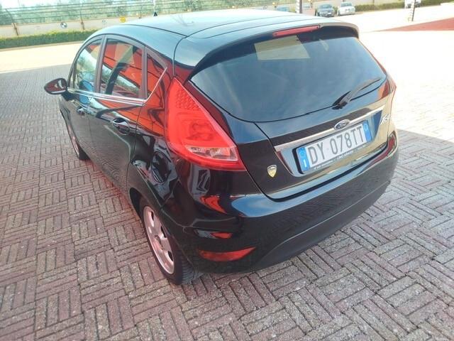 Ford Fiesta 1.4 BENZ/ GPL DI SERIE