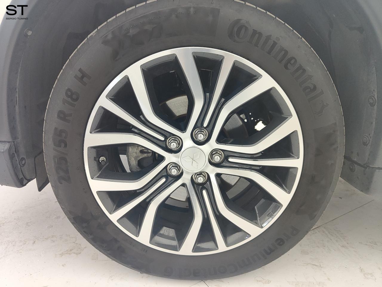 MITSUBISHI Outlander 3ª serie - Outlander 2.2 DI-D 4WD Instyle 7p.