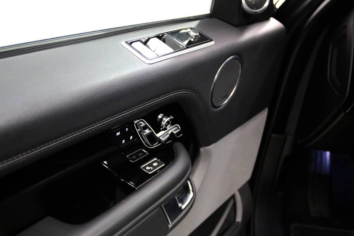 Land Rover Range Rover 3.0 sdV6 Vogue lwb auto my19