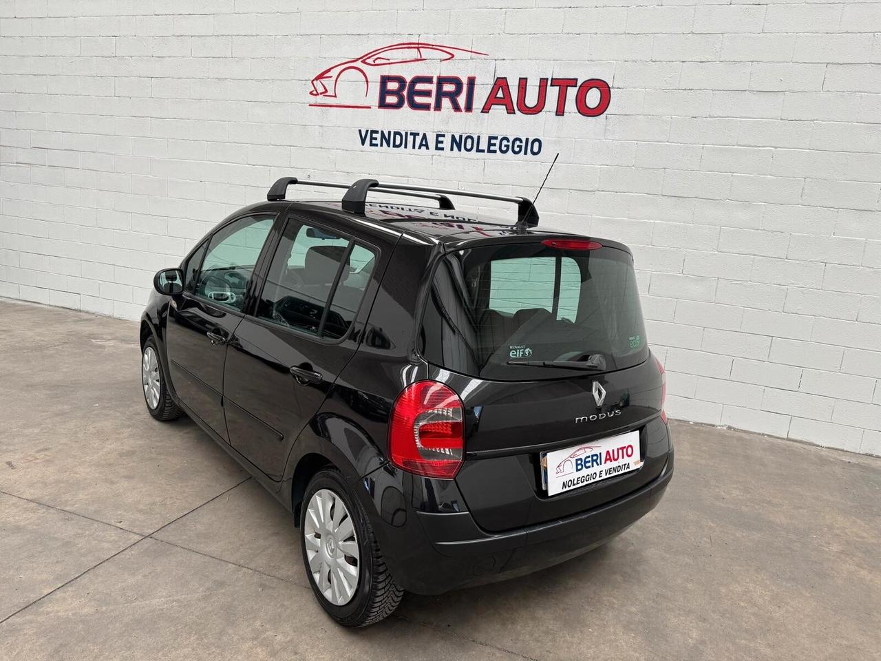 Renault Modus adatta neopatentati