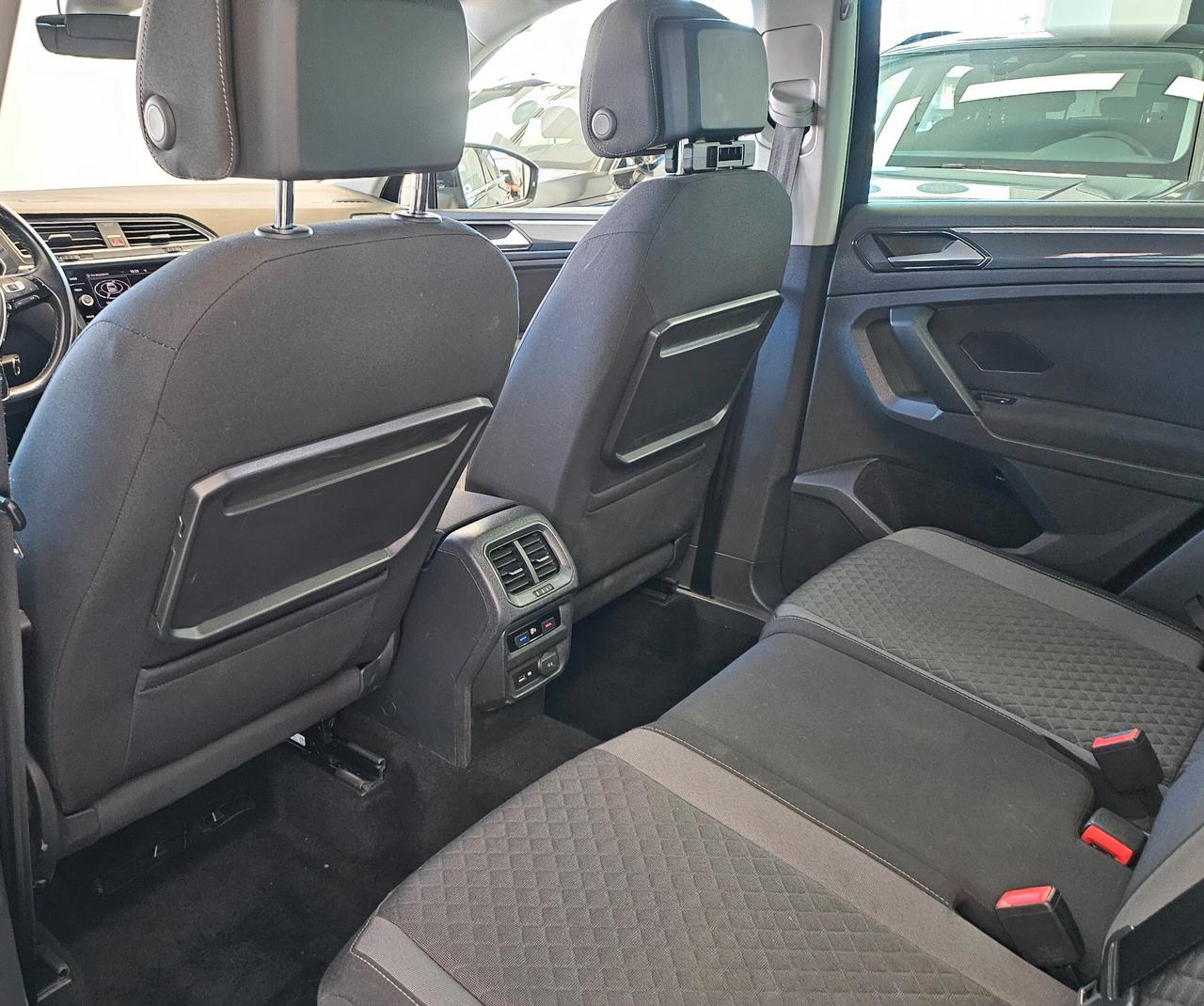 Volkswagen Tiguan 1.6 TDI SCR Business BlueMotion Technology ADVANCED