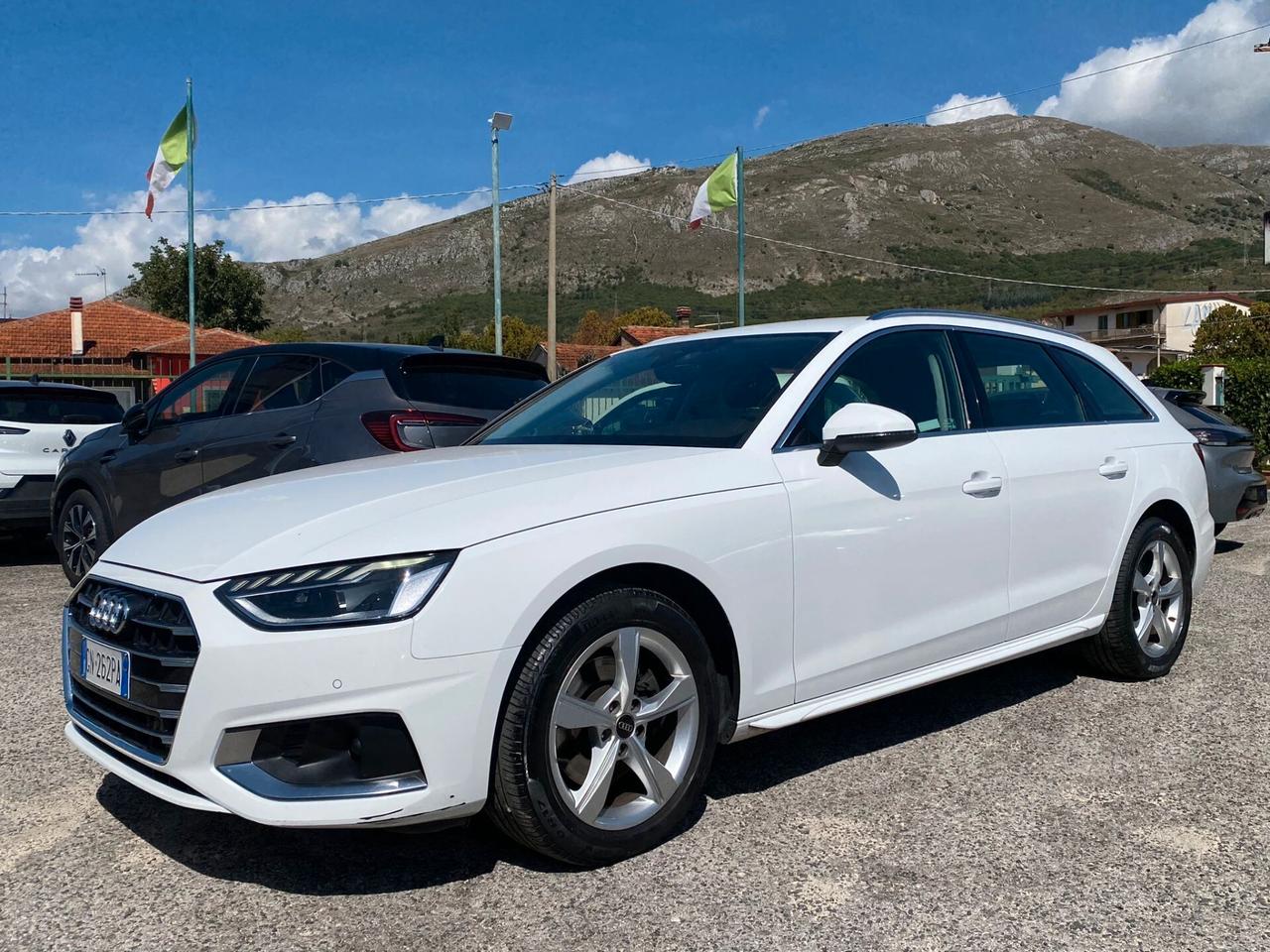 Audi A4 30 TDI/136 CV S tronic Business Advanced