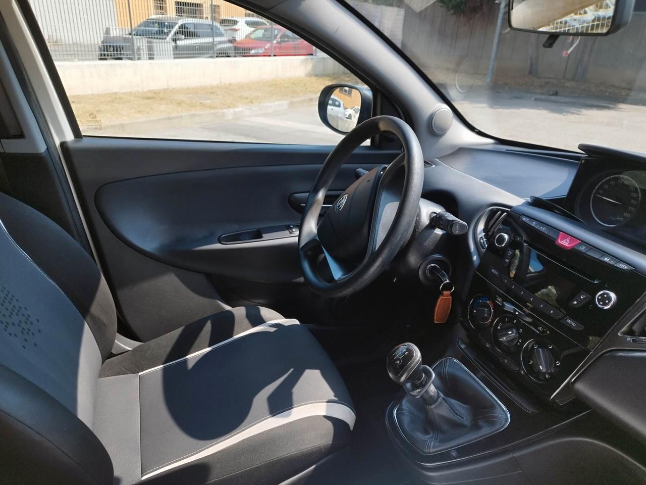 Lancia Ypsilon 1.2 69 CV 5 porte Elefantino - euro 6