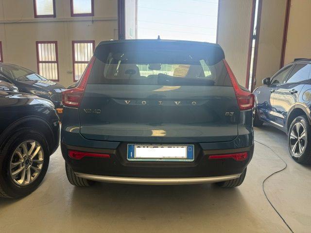 VOLVO XC40 B3 automatico Core