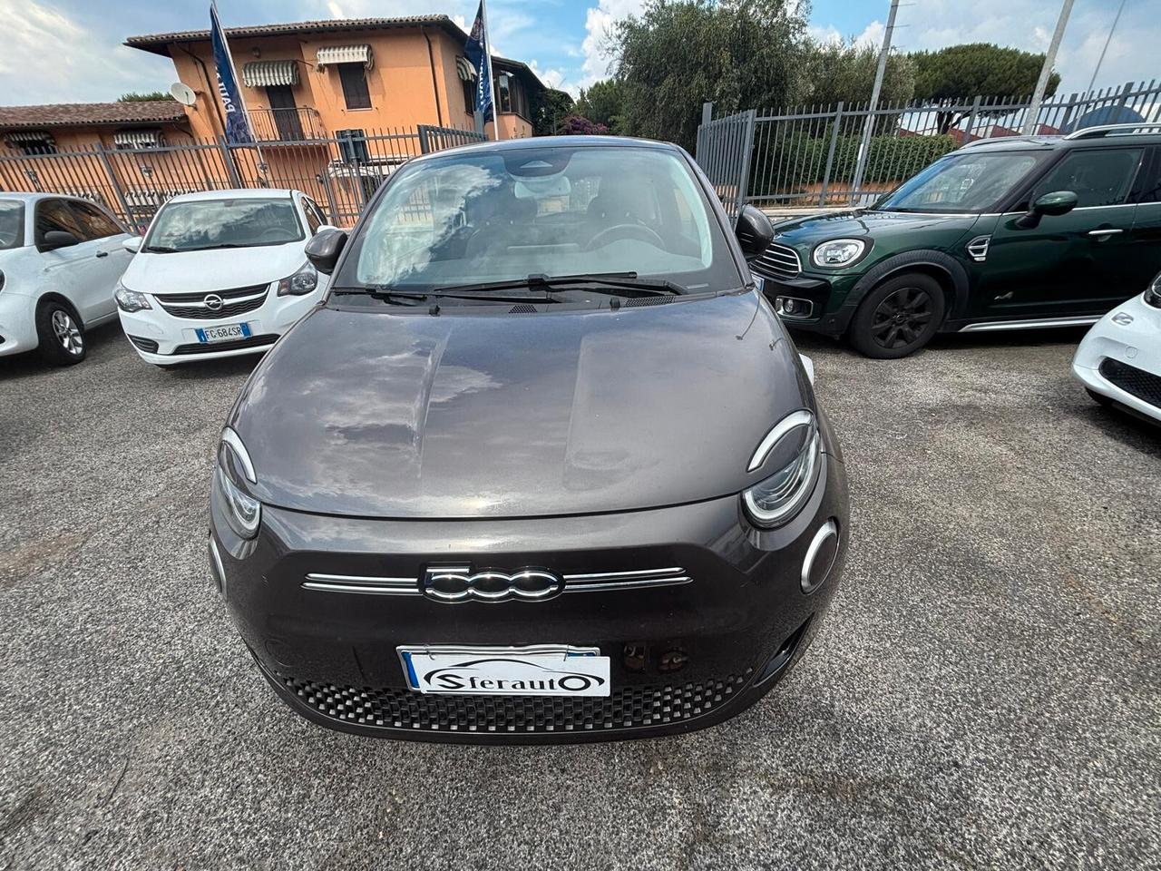 Fiat 500 500e Berlina 42 kWh La Prima