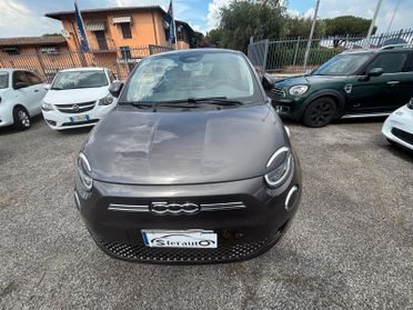 Fiat 500 500e Berlina 42 kWh La Prima
