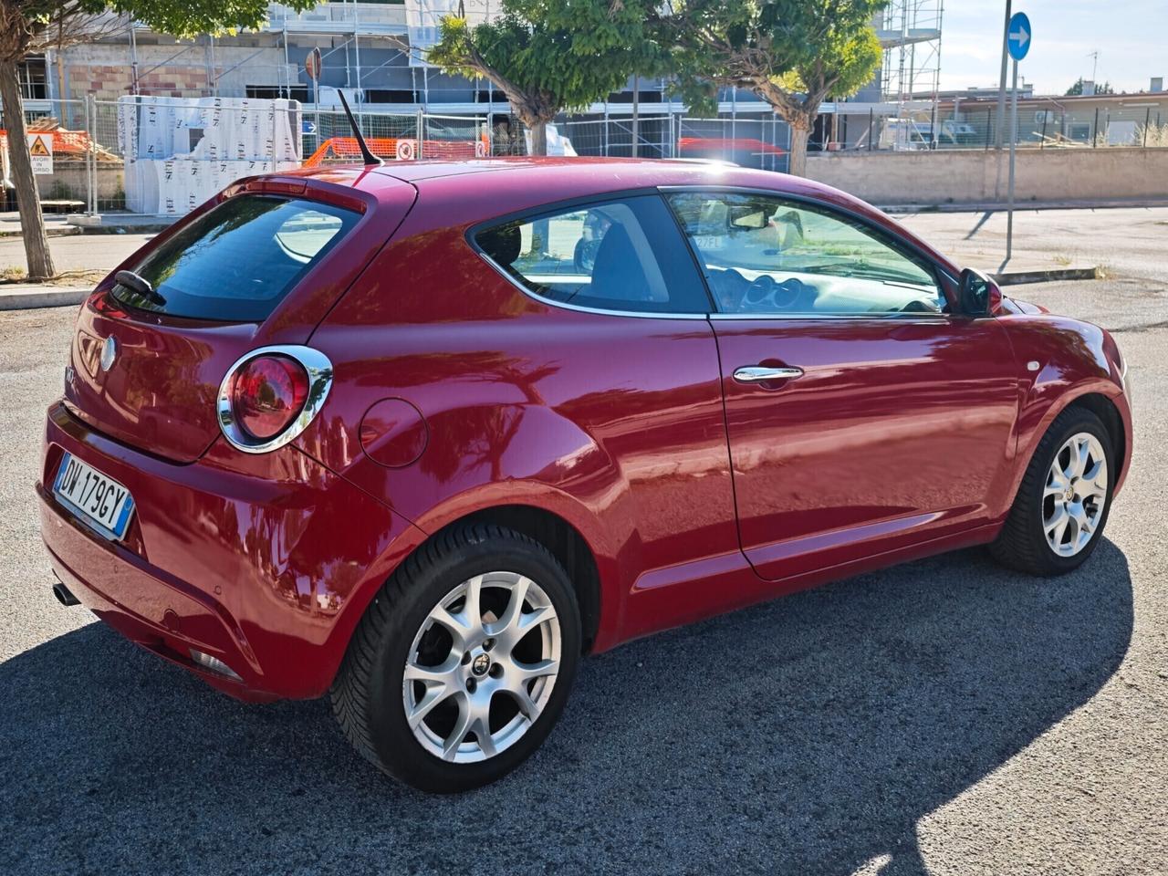 Alfa Romeo MiTo 1.6 JTDm 16V Distinctive Sport Pack