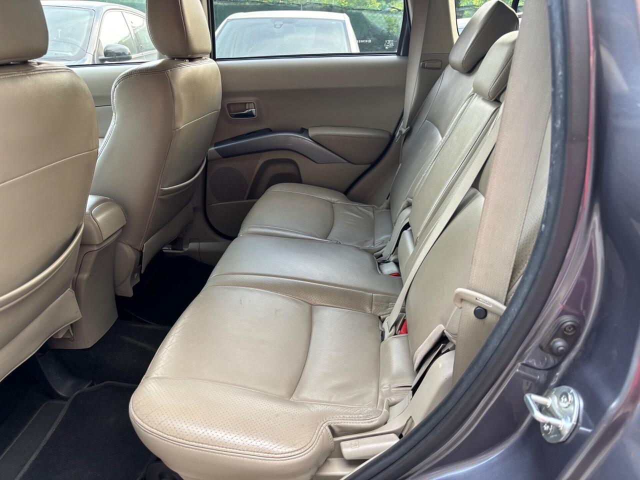 Mitsubishi Outlander 2.2 DI-D 7 posti 4x4
