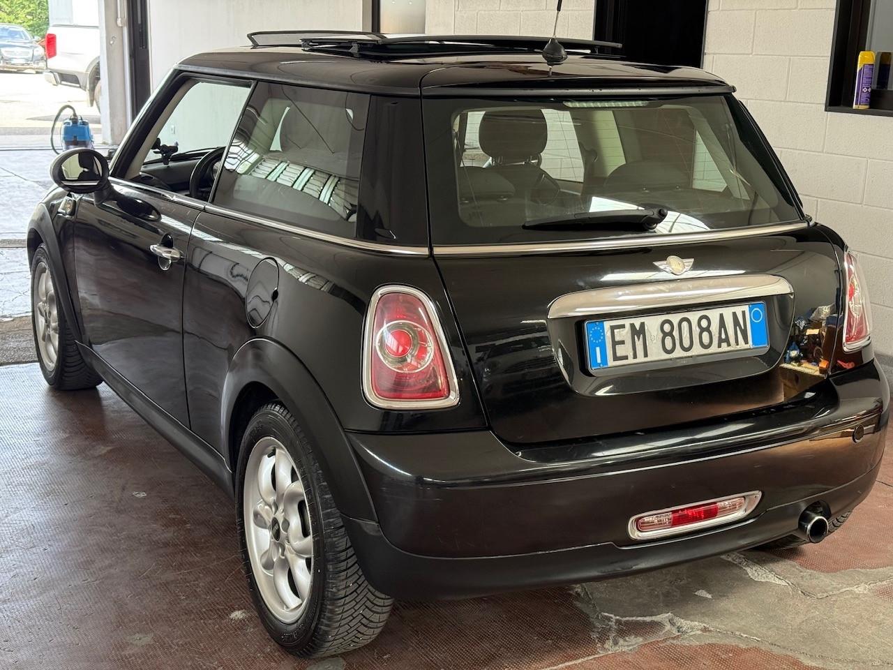 Mini Mini 1.6 16V One (72kW)
