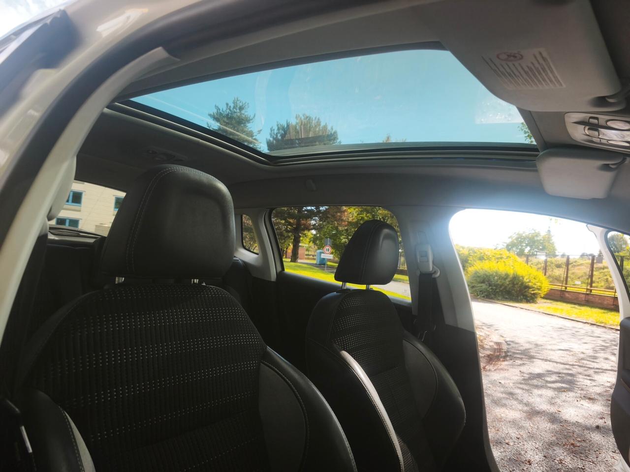 Peugeot 2008 1.6 e-HDi 115 CV Stop&Start Allure