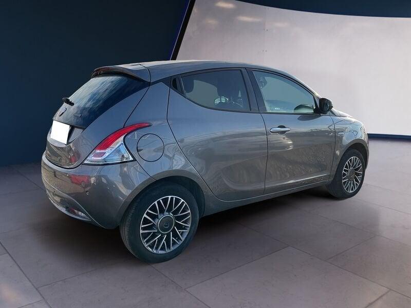 Lancia Ypsilon III 2021 1.0 firefly hybrid Gold s&s 70cv