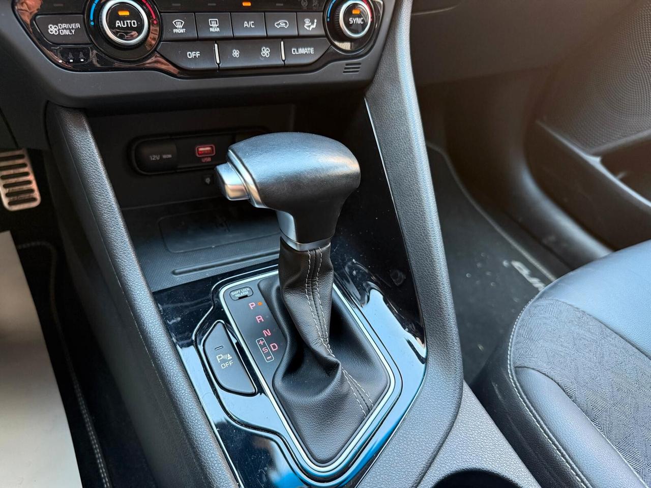 Kia Niro 1.6 GDi DCT HEV STYLE HYBRID AUTOM. *KM 18.000!*