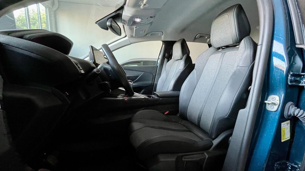 PEUGEOT 3008 1.5 BLUEHDI ALLURE 131CV - FULL LED, VIRTUAL COCKPIT, NEOPATENTATI