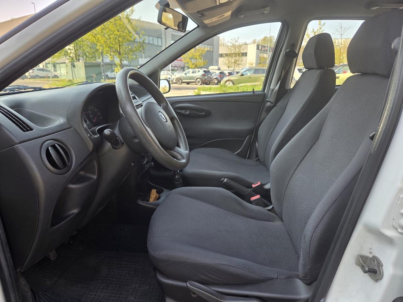 Fiat Punto 1.2 16V 5 porte Emotion* Neo patentati *