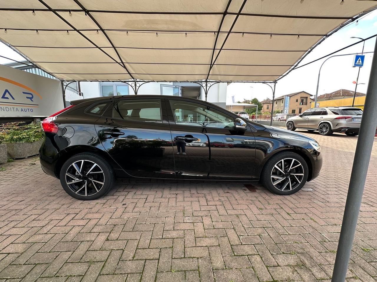 Volvo V40 Business Plus 2.0 T2 #6843