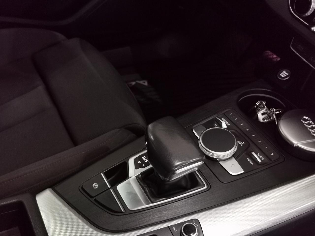 Audi A4 40 TFSI S tronic Business Sport