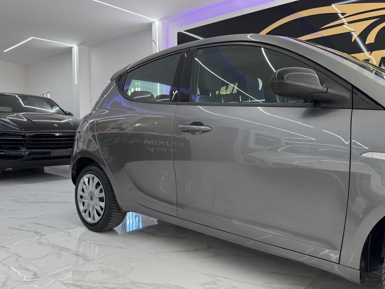 Lancia Ypsilon 1.2 69 CV 5 GPL Platinum